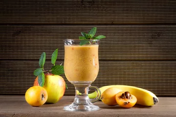 Vlies Fototapete Milchshake Diet smoothies from loquats, bananas and apples