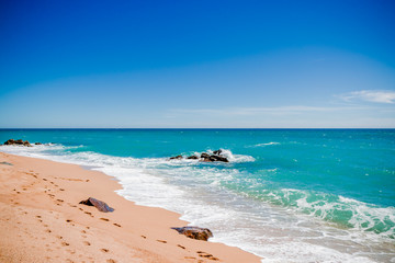 Plage, soleil et mer bleue