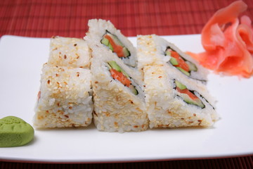 Japanese seafood sushi./Japanese seafood sushi.