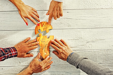 Light Bulb Puzzle - Teamwork