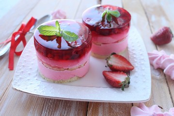 Strawberry cake with berry jelly