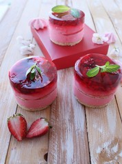 Strawberry cake with berry jelly
