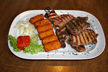 balkan meets kroketten bio oragnisch holz hölzern neu modern lifestyle