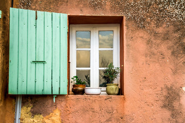 Fototapeta na wymiar Provence rural window