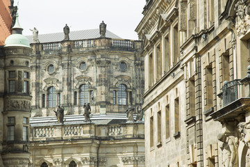 Fototapeta na wymiar Häuserfassaden in Dresden
