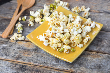 mix various flavored popcorn