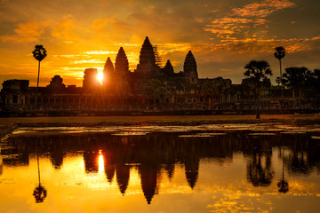 Reflection of Ankor Wat at dawn, Cambodia - obrazy, fototapety, plakaty