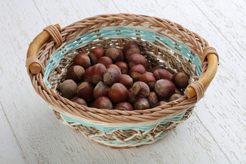 Obraz premium Hazelnuts in the basket