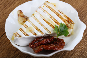 Grilled cheese brie