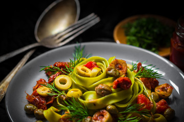Warm lunch Pasta tomato sauce capers asparagus Magic light