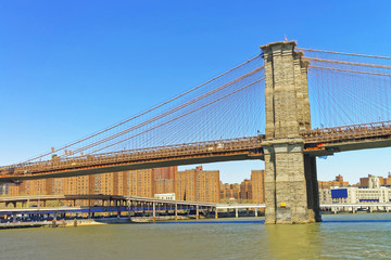 Fototapeta na wymiar Brooklyn bridge over East River