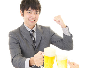 ビールを飲むビジネスマン