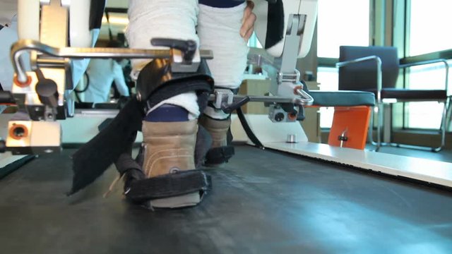 Medical walking robot. Walking robot - Stock Footage 