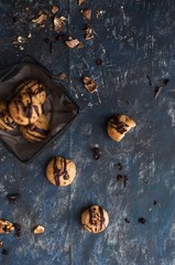 biscotti alle noci e cioccolato; vista dall'alto