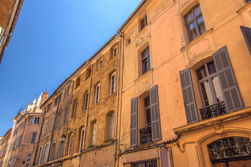 Fototapeta na wymiar Façades d'Aix en Provence