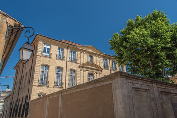 Fototapeta na wymiar Hôtel du centre d'Aix en Provence