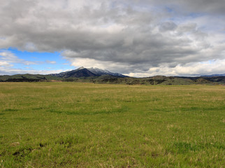 Obraz premium Land and Mountain Landscape.