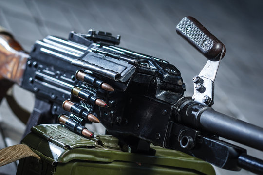 soviet russian weapon: PKM detail