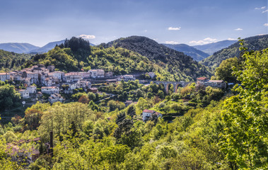 Fototapeta premium Village/vue sur le petit Tournon en Ardèche