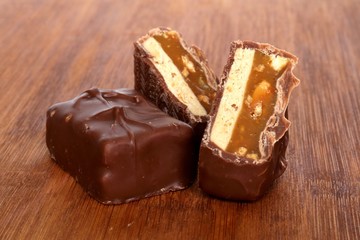 ヌガー入りチョコレート