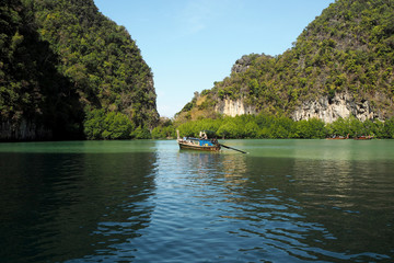 Obraz premium Boat in the sea