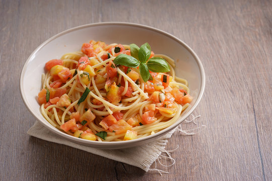 spaghetti tomato.