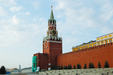 Fototapeta premium Красная площадь и Спасская башня Московского Кремля. Москва Кремль Red Square and Spasskaya Tower of the Moscow Kremlin. Moscow Kremlin 