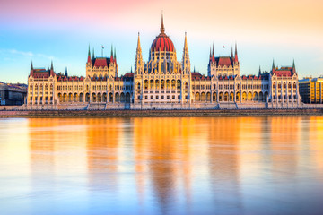 Fototapeta na wymiar Budapest parliament at sunset, Hungary