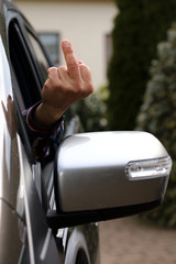 Fahrerhand signalisiert 