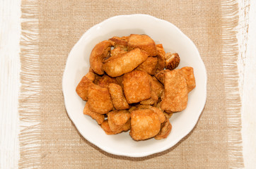 crackling in a white bowl