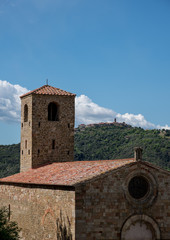 Fototapeta na wymiar antica chiesa con campanile