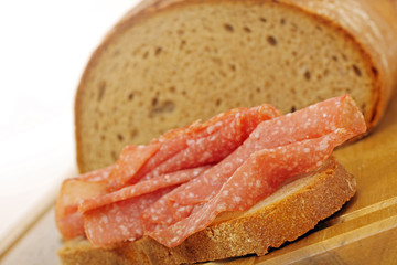 Brot und Wurst zum Abendbrot