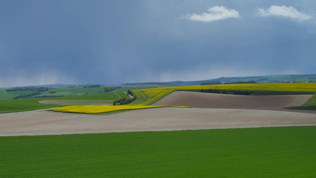 nuage de pluie enb acc&eacute;l&eacute;r&eacute; 4k (time lapse)