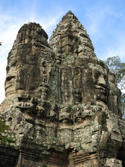 Fototapeta na wymiar South gate, Angkor Thom, Cambodia 