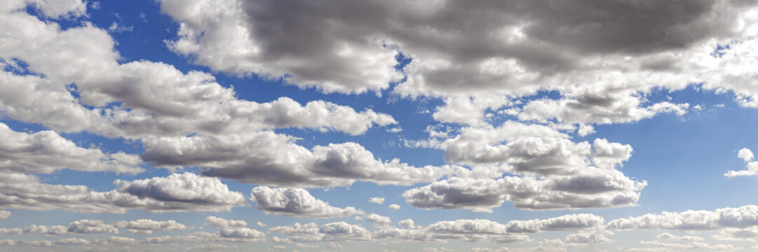 Panoramic picture of a cloudscape on a beautiful day