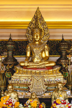Gold buddha image in a temple