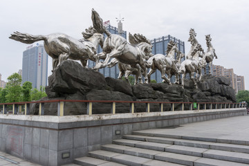 Obraz premium horse statues in baimahu cultural park