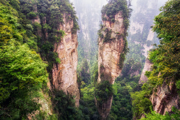 tall mountain peaks of yuanjiajie