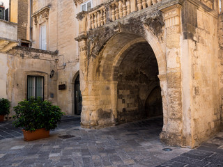 Fototapeta na wymiar Arco di prato Lecce.