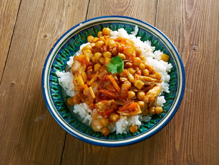 Afghan dish with chicken, chickpeas .