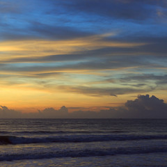 Fototapeta na wymiar beautiful sunrise sky in the morning with colorful cloud on sea