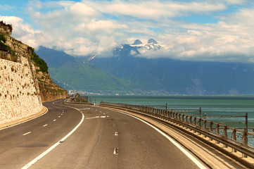 Fototapeta premium Road to Swiss Alps