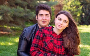 Fototapeta premium young beautiful couple relaxing outdoors