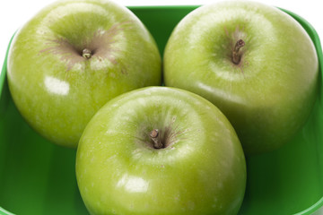 apples in a bowl