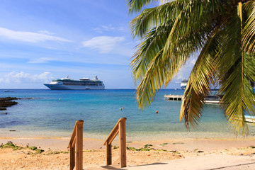 Caribbean sea, Grand cayman, cruise ship on the background