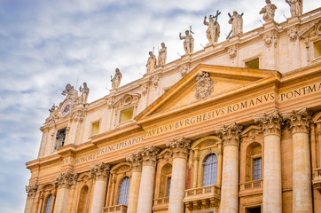 Fototapeta na wymiar St. Peter's Basilica in Vatican, Rome, Italy