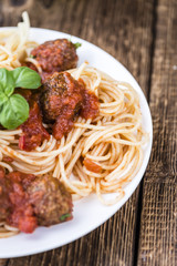 Spaghetti with Meatballs and Tomato Sauce