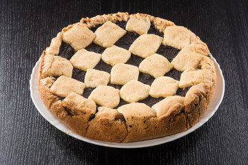 Crostata al cioccolato su un piatto