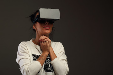 Woman in virtual reality, new vision technology - 109463750