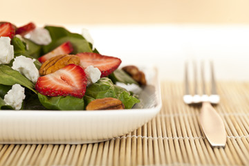 delicious spinach salad